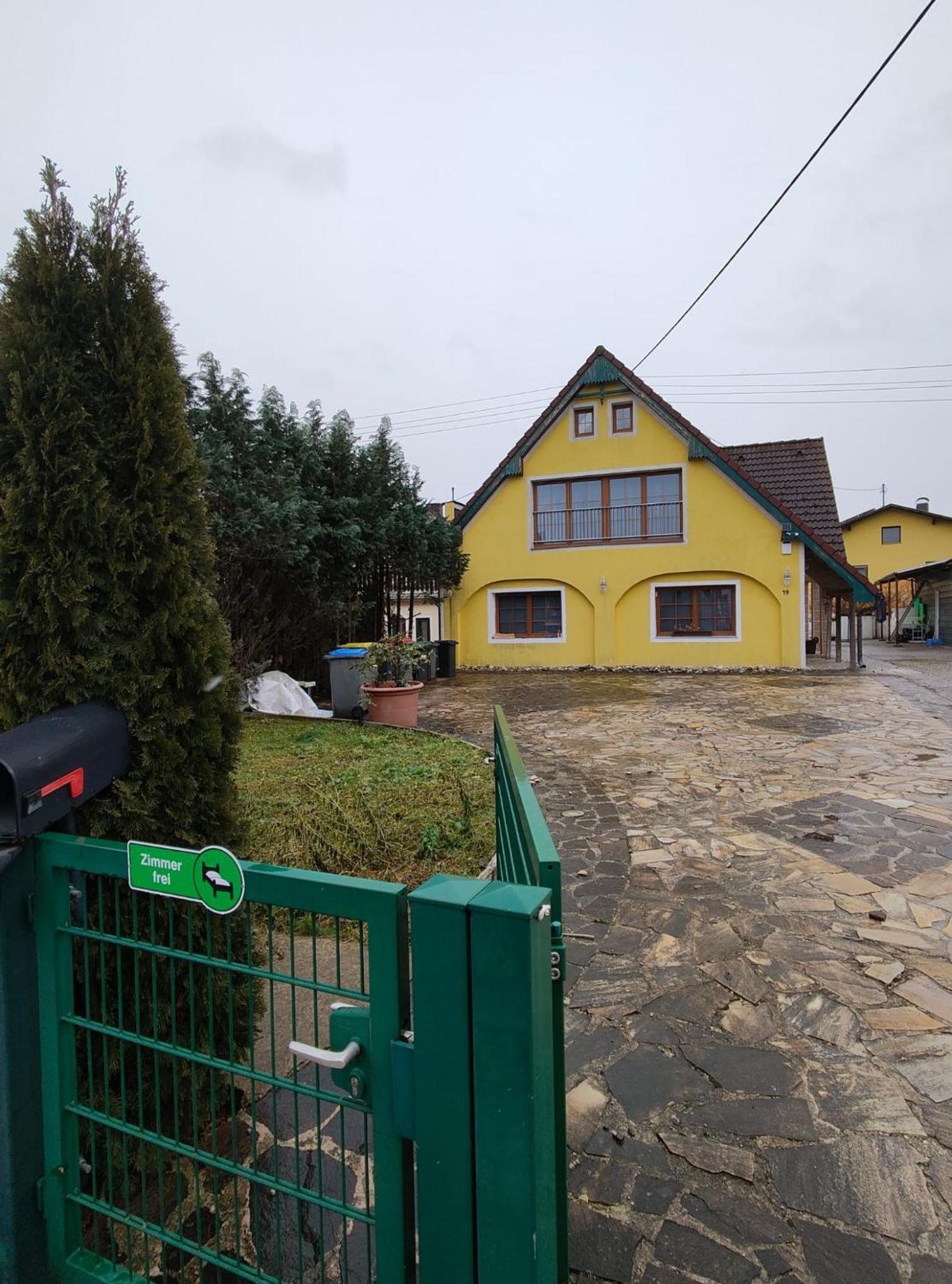Pension Donaublick Grein 2 In Stifterstrasse19. المظهر الخارجي الصورة