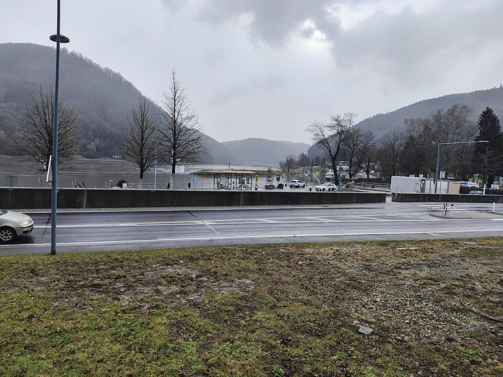 Pension Donaublick Grein 2 In Stifterstrasse19. المظهر الخارجي الصورة