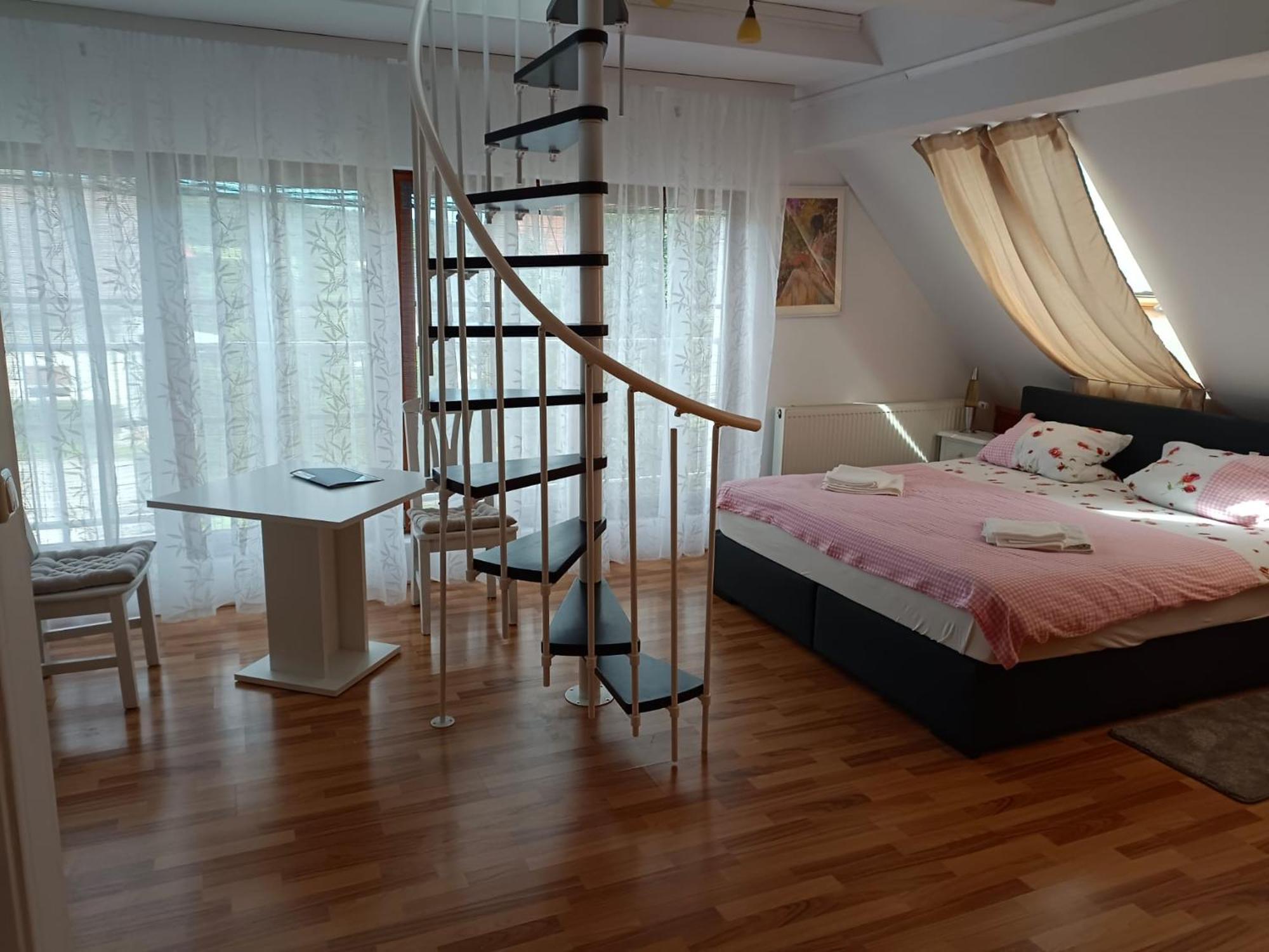 Pension Donaublick Grein 2 In Stifterstrasse19. المظهر الخارجي الصورة